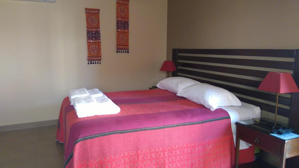 צ'ינצ'ה אלטה Apart Hotel El Canaveral מראה חיצוני תמונה